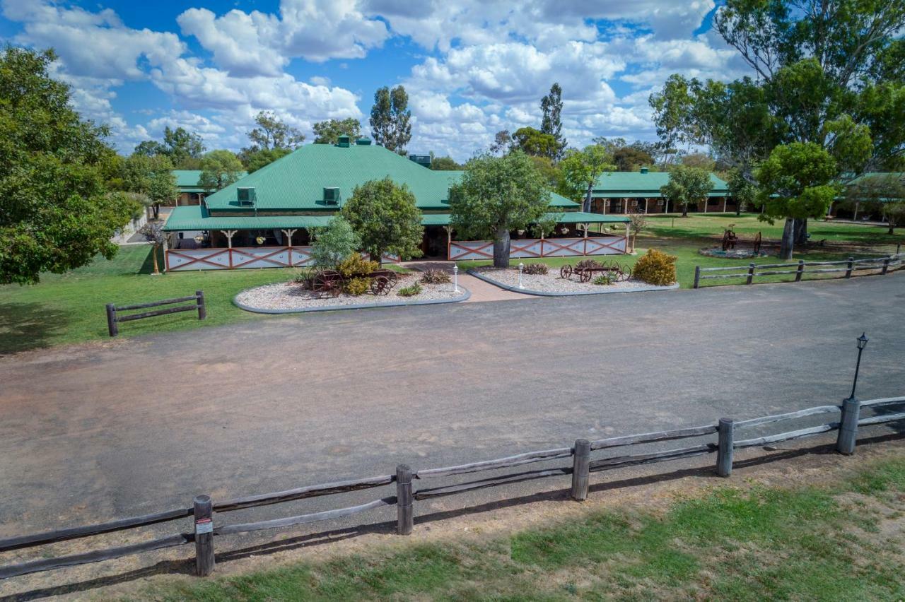 Overlander Homestead Motel Roma Exterior foto